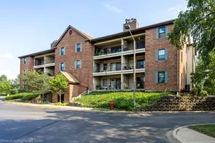 641 Hapsfield Ln, Buffalo Grove, IL 60089 - Photo 1
