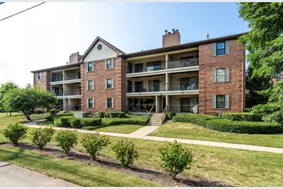 641 Hapsfield Lane #201, Buffalo Grove, IL 60089 - Photo 3