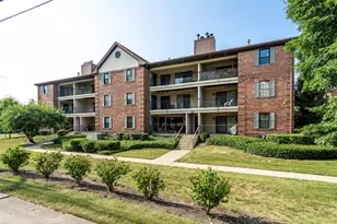 641 Hapsfield Ln, Buffalo Grove, IL 60089 - Photo 3
