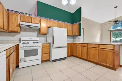 110 Port Cove, Carpentersville, IL 60110 - Photo 11