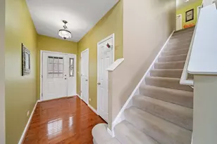 356 N W Pointe Dr, Vernon Hills, IL 60061 - Photo 3