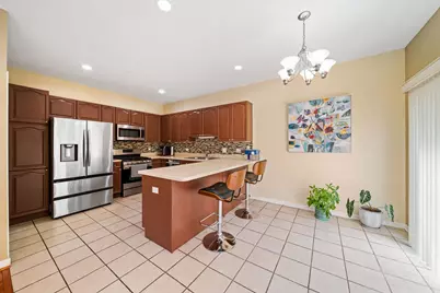 356 N West Pointe Drive, Vernon Hills, IL 60061 - Photo 7