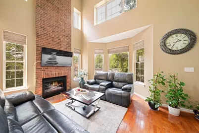 356 N West Pointe Drive, Vernon Hills, IL 60061 - Photo 5