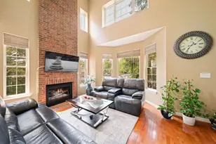 356 N W Pointe Dr, Vernon Hills, IL 60061 - Photo 5