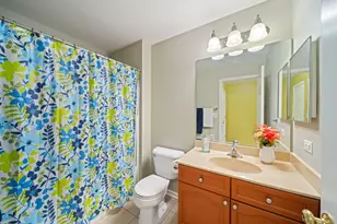 356 N W Pointe Dr, Vernon Hills, IL 60061 - Photo 15