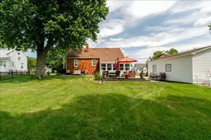 111 Loren St, Washington, IL 61571 - Photo 27
