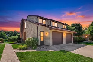 2142 Harbor Town Cir, Champaign, IL 61821 - Photo 3