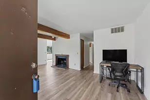 2142 Harbor Town Cir, Champaign, IL 61821 - Photo 7