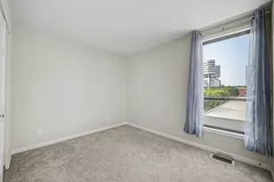 727 S Ashland Ave, Chicago, IL 60607 - Photo 17