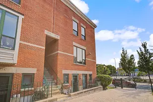 727 S Ashland Ave, Chicago, IL 60607 - Photo 1