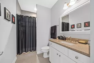 9415 Saratoga Ct, Hickory Hills, IL 60457 - Photo 15