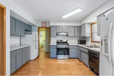 7017 W Jarvis Avenue, Niles, IL 60714 - Photo 9