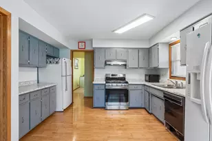 7017 W Jarvis Ave, Niles, IL 60714 - Photo 9
