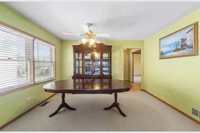 7017 W Jarvis Avenue, Niles, IL 60714 - Photo 7