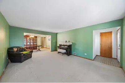 7017 W Jarvis Avenue, Niles, IL 60714 - Photo 5