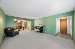 7017 W Jarvis Ave, Niles, IL 60714 - Photo 5