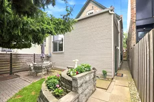 2718 N Richmond St, Chicago, IL 60647 - Photo 19