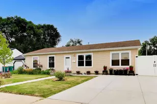 519 Kenyon Ave, Romeoville, IL 60446 - Photo 1