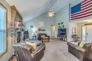 1250 Kramer Ln, Sandwich, IL 60548 - Photo 7