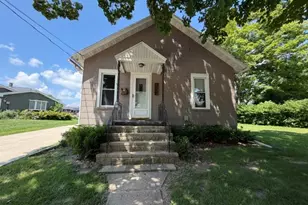 322 Fitzgerald St, Oglesby, IL 61348 - Photo 1