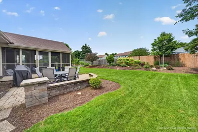 871 Brandt Drive, Lake in the Hills, IL 60156 - Photo 23