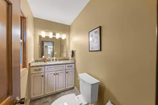 27W118 Cove Ln, Warrenville, IL 60555 - Photo 17
