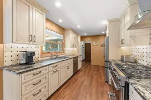 27W118 Cove Ln, Warrenville, IL 60555 - Photo 15