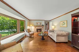 27W118 Cove Ln, Warrenville, IL 60555 - Photo 5