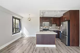 2930 N Sheridan Rd, Chicago, IL 60657 - Photo 3