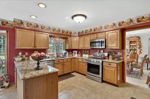 2976 Wedgewood Dr, Dekalb, IL 60115 - Photo 13