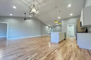974 Meadow Ln, Marengo, IL 60152 - Photo 5
