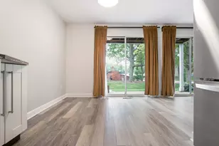 2814 Meadow Ln, Schaumburg, IL 60193 - Photo 5