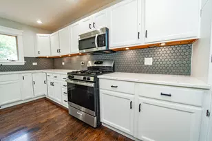 18910 W Orchard Ln, Grayslake, IL 60030 - Photo 15