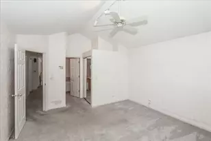 725 Deep Wood Ct, Elk Grove Village, IL 60007 - Photo 21
