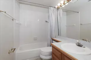 725 Deep Wood Ct, Elk Grove Village, IL 60007 - Photo 25