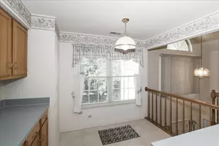 725 Deep Wood Ct, Elk Grove Village, IL 60007 - Photo 11