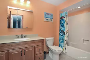 37W390 Linda Ln, Elgin, IL 60124 - Photo 15