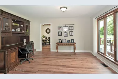 37W390 Linda Lane, Elgin, IL 60124 - Photo 5