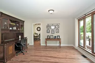 37W390 Linda Ln, Elgin, IL 60124 - Photo 5