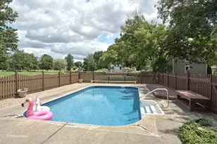 37W390 Linda Ln, Elgin, IL 60124 - Photo 21