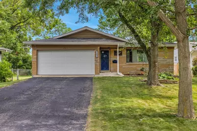 707 S Gables Boulevard, Wheaton, IL 60189 - Photo 1