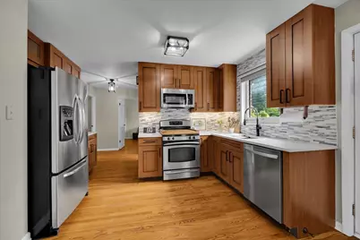 707 S Gables Boulevard, Wheaton, IL 60189 - Photo 11