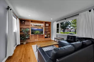 707 S Gables Blvd, Wheaton, IL 60189 - Photo 5