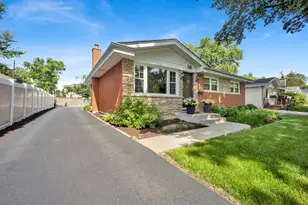 528 Kipling Ct, Wheaton, IL 60187 - Photo 3