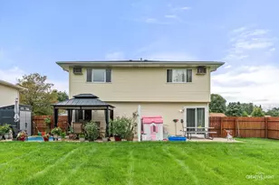1153-1155 Burgundy Ln, Aurora, IL 60505 - Photo 13