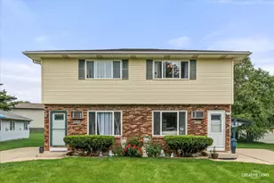 1153-1155 Burgundy Ln, Aurora, IL 60505 - Photo 1