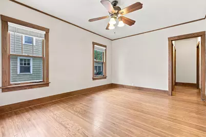 30 S Commonwealth Avenue, Elgin, IL 60123 - Photo 5