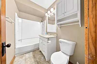 30 S Commonwealth Avenue, Elgin, IL 60123 - Photo 11