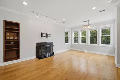 2449 W Foster Avenue #2E, Chicago, IL 60625 - Photo 7