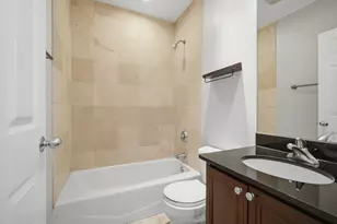 2449 W Foster Ave, Chicago, IL 60625 - Photo 13